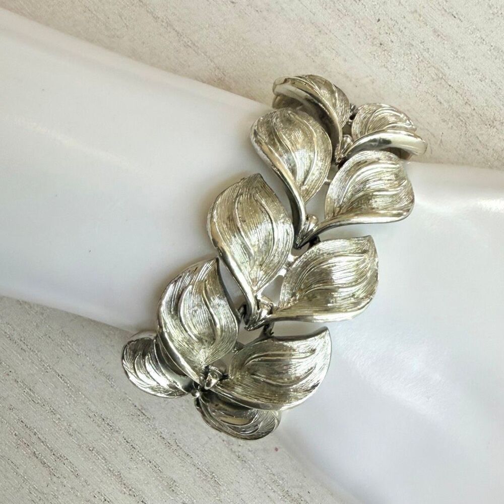 Coro Pegasus Vintage Silver Tone Leaf Link Bracelet Mid Century